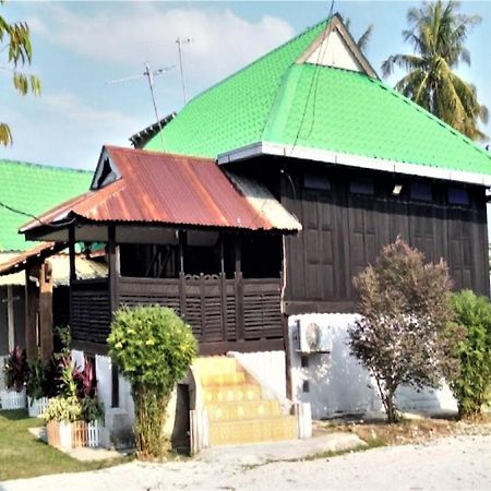 Oyo Home 90495 Homestay Kampung Kota Aur สุไหงเปอตานี ภายนอก รูปภาพ